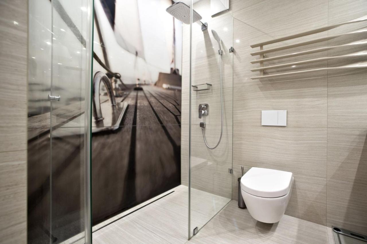 Triton Park Accommodation By P&O Serviced Apartments Warszawa Exteriör bild