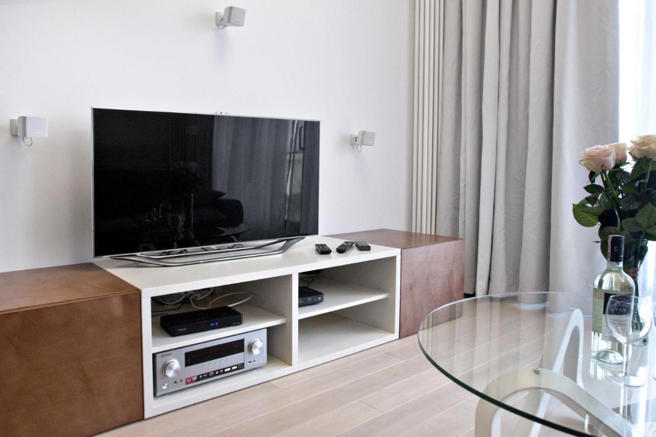Triton Park Accommodation By P&O Serviced Apartments Warszawa Exteriör bild