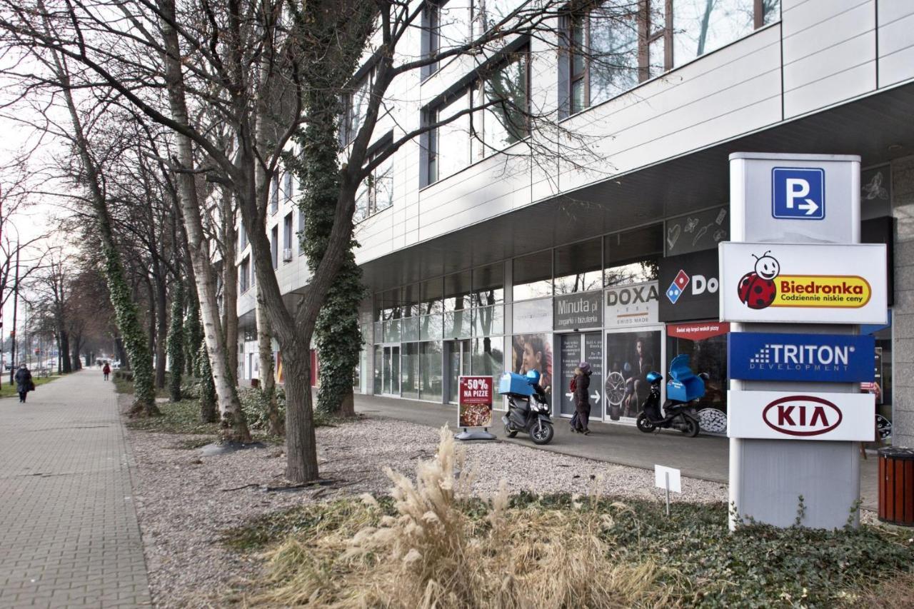 Triton Park Accommodation By P&O Serviced Apartments Warszawa Exteriör bild