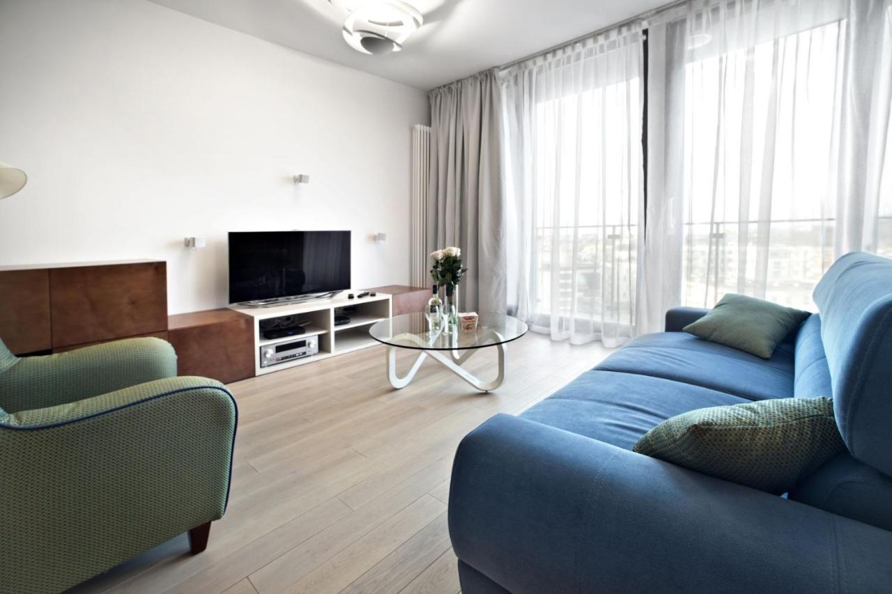 Triton Park Accommodation By P&O Serviced Apartments Warszawa Exteriör bild